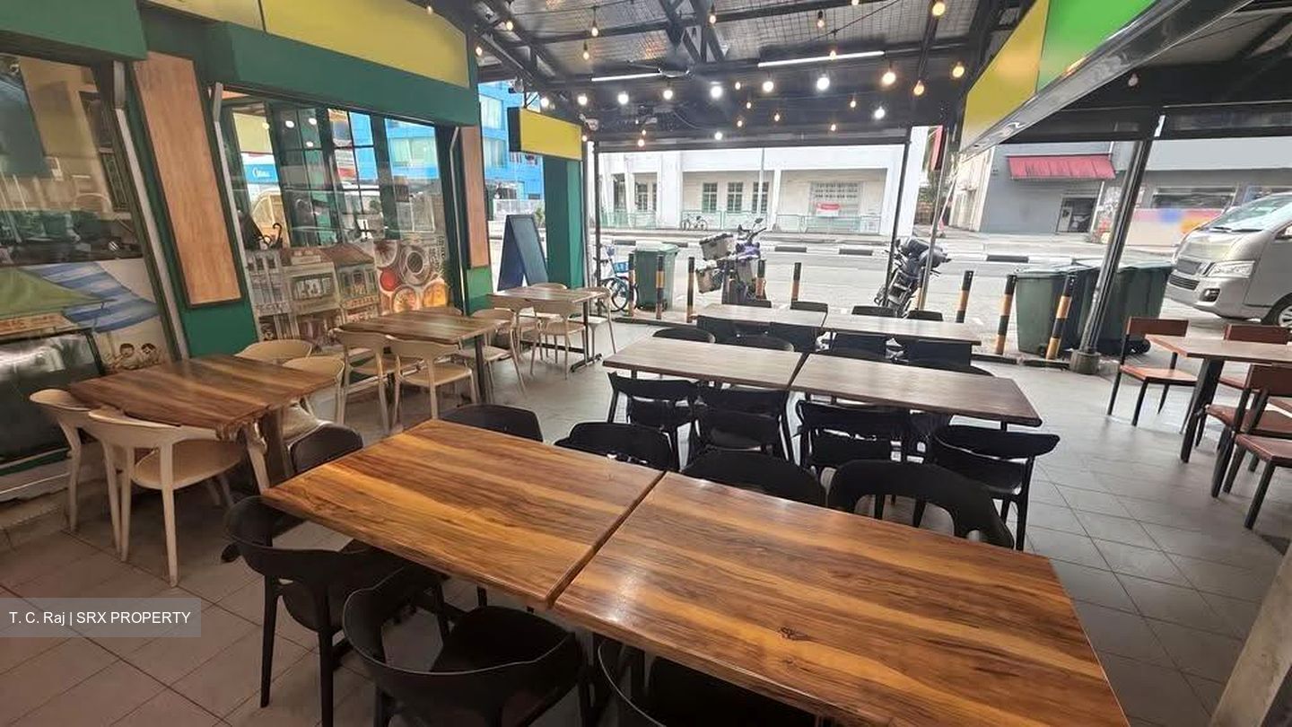 Macpherson Road (D13), Retail #608364001